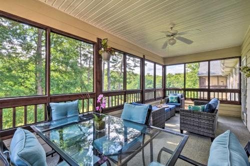 Clayton Apartment | Sunny Clayton Condo on Kingwood Golf Course!