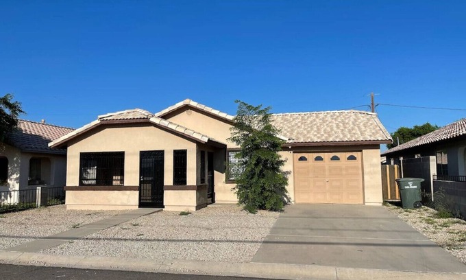 Casa Grande House | Sunny & Cozy Desert Oasis ~ Central Location ~ Pkg