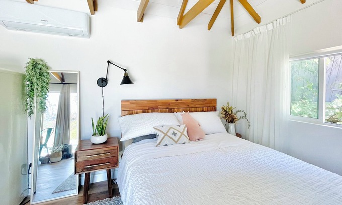 West Covina House | Sunny Days Tiny House - newly renovated with private entrance, pool & view