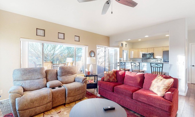 Rancho Vistoso Condo | Sunny, dog-friendly condo with a heated pool, gym, grilling area, & golf nearby