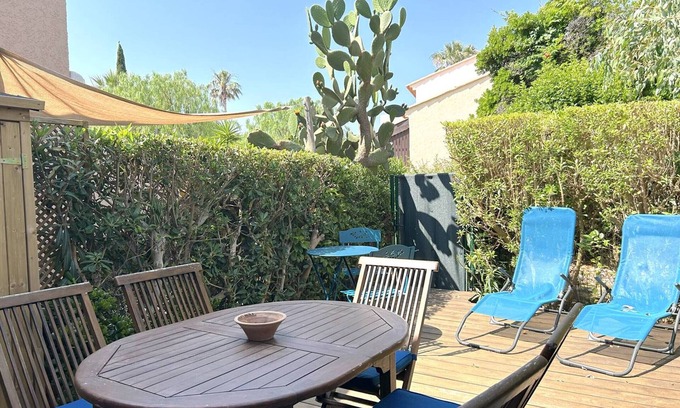 Le Lavandou House | Sunny Duplex with Pool, Close to Beach, Sleeps 6 - Le Lavandou