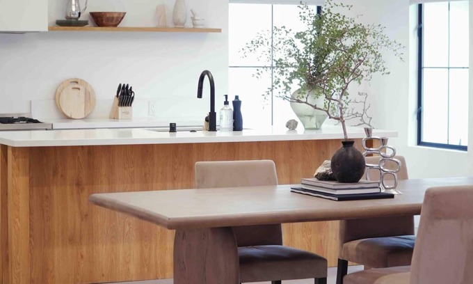 Los Angeles House | Sunny Elegant Designer House Near Beaches, Stadiums +