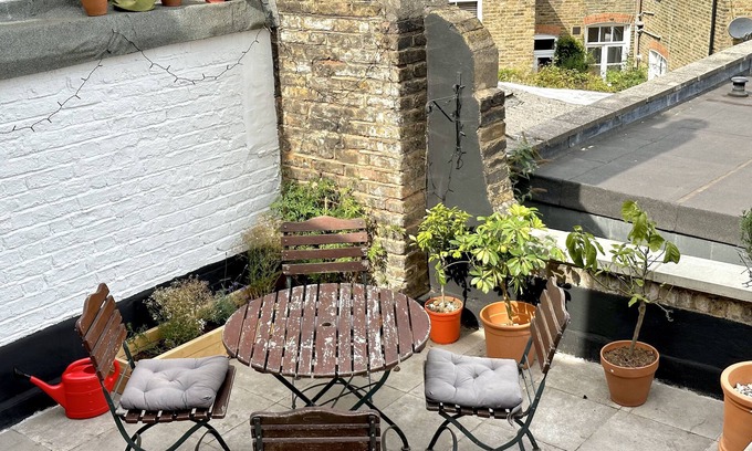 Stroud Green House | Sunny flat with terrace in North London