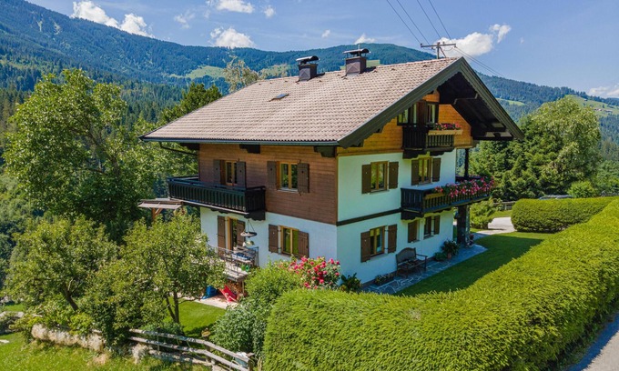 Windau Apartment | Sunny holiday home with open views