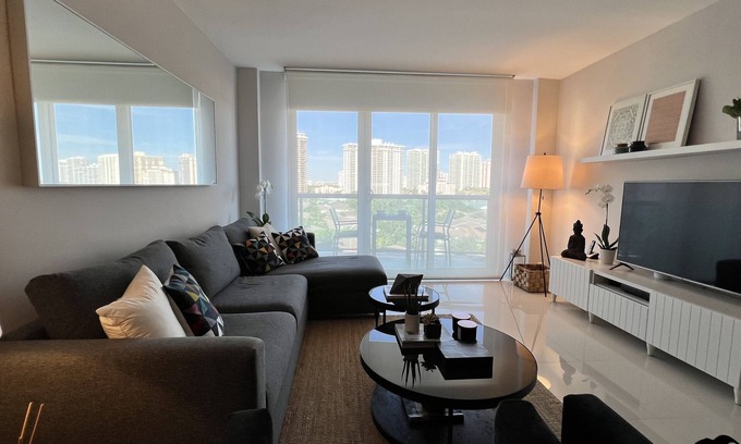 Sunny Isles Beach Condo | Sunny Isles - Stunning Apartment 1br/1.5bath