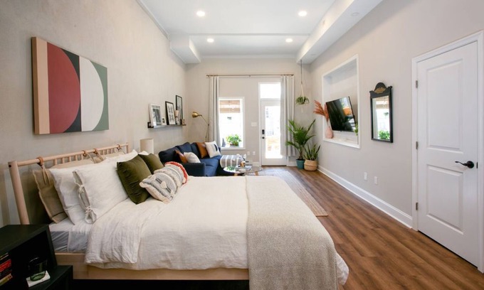 Roxborough-Manayunk Apartment | Sunny & Lofty in Manayunk w/ Private Outdoor Space