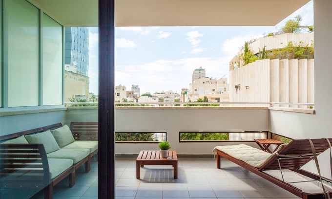 Old North Apartment | Sunny Luxary Apartments