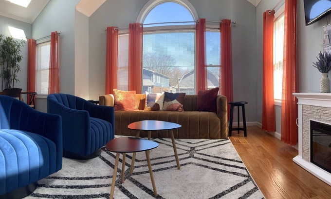 Greenville Condo | Sunny Modern Huge 3 bed 2 bath, 15 mins to downton NYC