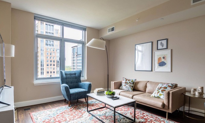 Reston Apartment | Sunny Reston 2BR w/Laundry, walk to Restaurants & Mall, by Blueground
