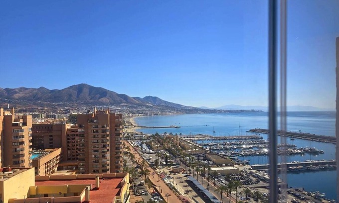 Costa del Sol Apartment | Sunny retreat, mountain sea views