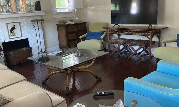 Arlington Park House | Sunny Sarasota with easy access to Lido and Siesta Beaches and downtown Sarasota