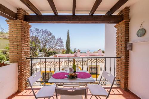 La Capellania Apartment | Sunny Tranquility With Pool - Happy Rentals