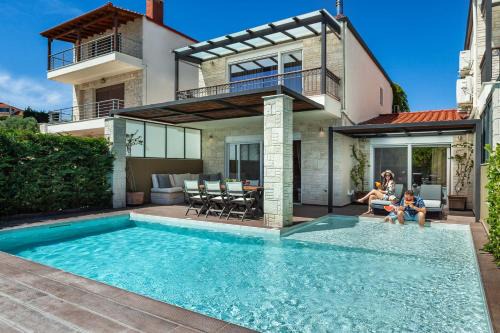 Haniotis Villa | Sunny Villas Exclusive