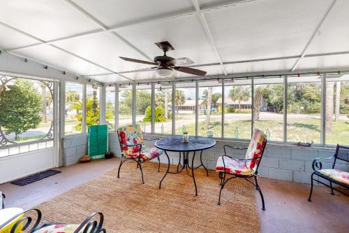 Kiska Beach House | Sunnyside Beach House