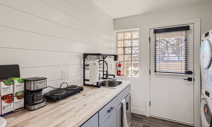 Sunnyside Apartment | Sunnyside Denver guest suite - Pet Friendly!