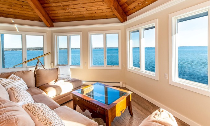 Harpswell House | Sunrise Catcher with a Panoramic View!