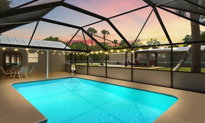 White City House | Sunrise Escape W/Heated Pool and Pergola