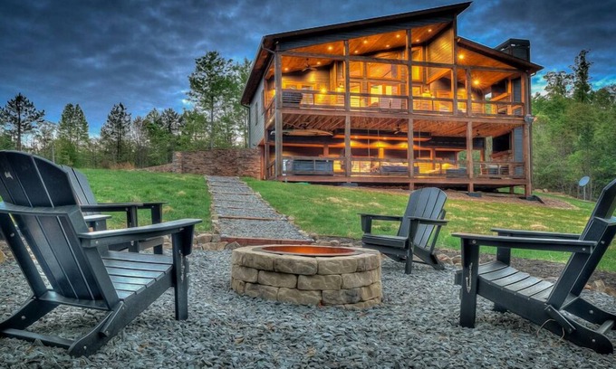Mineral Bluff Cabin | Sunrise Haven - Mountain Views | Hot Tub | Expansive Decks | Outdoor Fireplace