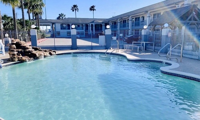 Channelview Hotel | Sunrise Inn & Suites