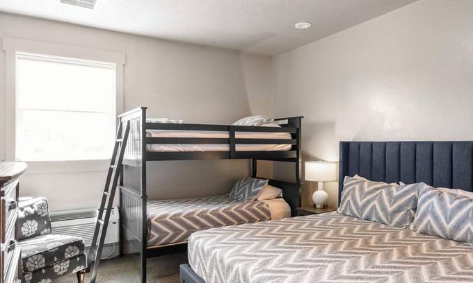 Harbor Village Condo | Sunrise Resort Room #302 | 0 Bed, 1 Bath
