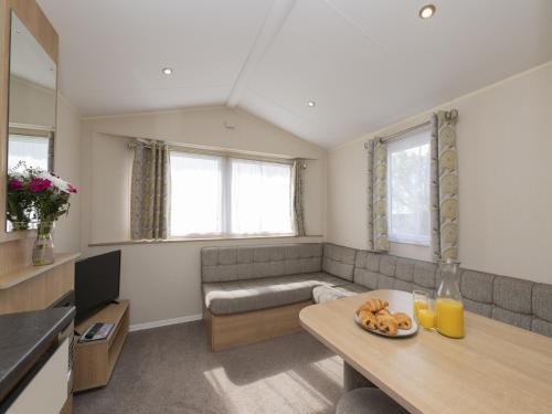 Looe House | Sunseeker Caravan by Belvilla