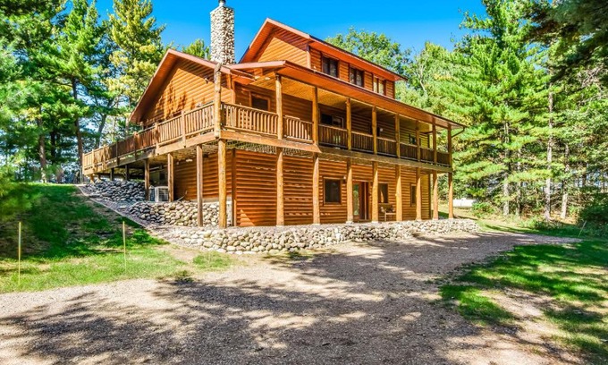 Friendship House | Sunset Bay