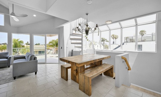 Sunset Beach House | Sunset beach 3 bedroom Across from the Street from the Ocean