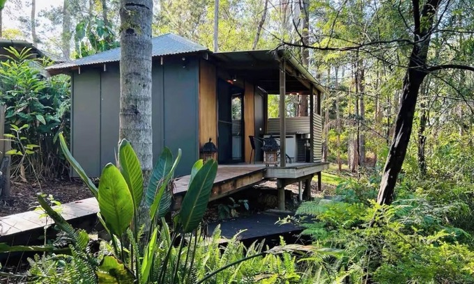 Doonan Cabin | Sunset Cabinn10 years and current SuperHost with Air BNB now available on VRBO.