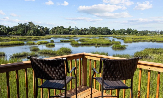 Morehead City Cottage | Sunset Cottage on Calico Creek