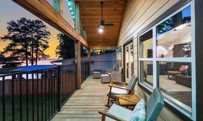 Blanchard House | SUNSET COVE #2 - LAKEFRONT RETREAT WITH SPECTACULAR SUNSET VIEWS!!!