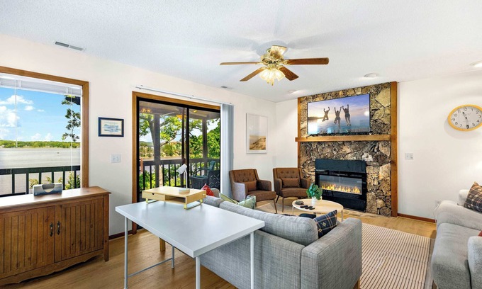 Lake of the Ozarks House | Sunset Escape - Fit For 8!