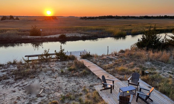 Broadkill Beach House | 🏖Sunset Gem, Waterfront Creek/Dock 🚣‍♀️ Beach Across Street 🦴Pet Friendly