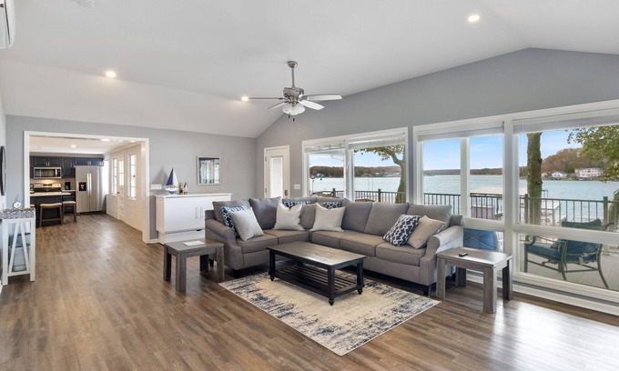 Gravois Mills House | Sunset & Lake Views, Kayak, Outdoor Dining & Seats