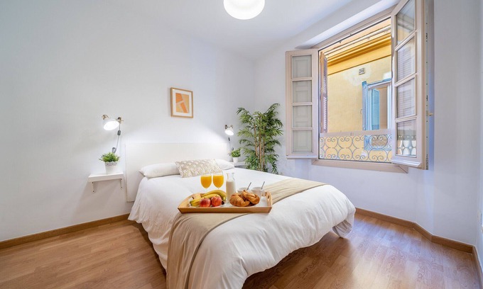 La Goleta Apartment | Sunset Malaga Apartments - Mitjana 3.2