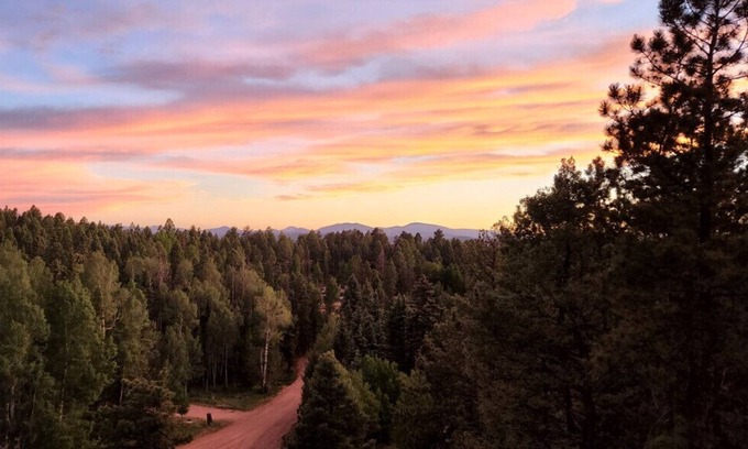 Florissant House | Sunset Mountain Getaway - Mtn. Views, Ski central, chefs kitchen, sunsets