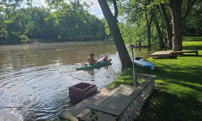 Albany Apartment | Sunset retreat 2 bedroomnOverlooking river and sunsetsnpool and hottub. Remodel