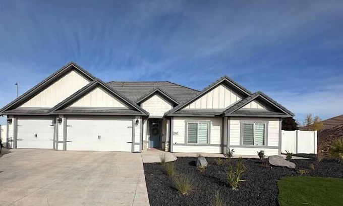 St. George House | Sunset Retreat, Sunset Retreat