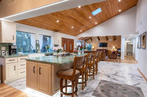 Coarsegold House | Sunset Retreat- TWO houses with hot tub, firepit, multiple kitchens, sleeps 20