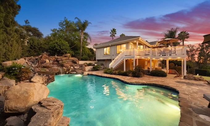 Fallbrook House | Sunset Ridge: Heated Pool Spa Zen Path Views EV Golf Family Friendly
