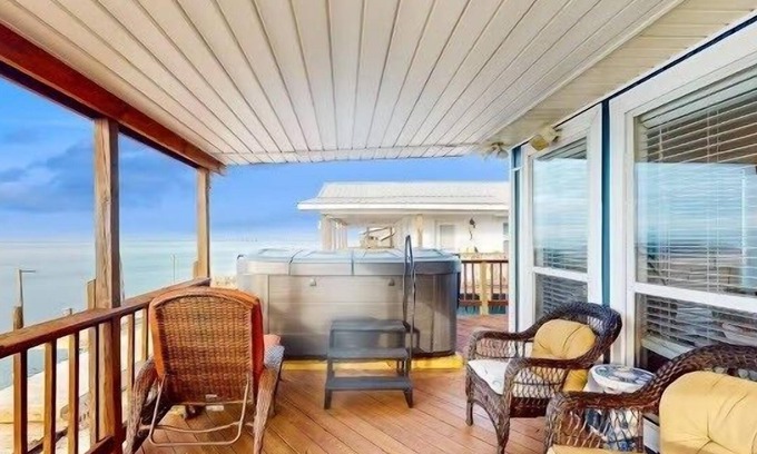 Royal Lagoons House | Sunset Sanctuary- Bay Dock/Hot Tub/.5mi to Beach