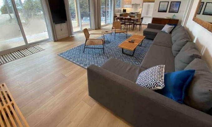 Kincardine Cottage | Sunset Shores Main Floor Suite