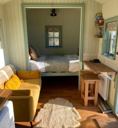 Penrith Ski Chalet | Sunset Snug Shepherd hut