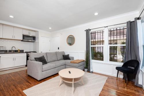 Hollywood Hills West Apartment | Sunset Strip Gem Luxury 1 bedroom Apt Sleep 4