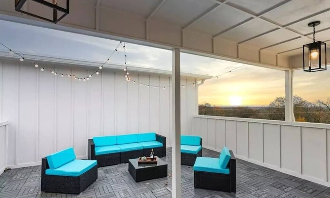 Maplewood Heights House | ★Sunset Stunner★ 7 beds! 9 min→Broadway Garage ★