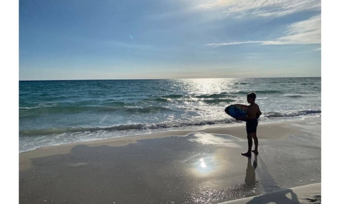 Silver Sands House | Sunset Surf House-5bdrm-12beds-sleeps14-wlk to bch