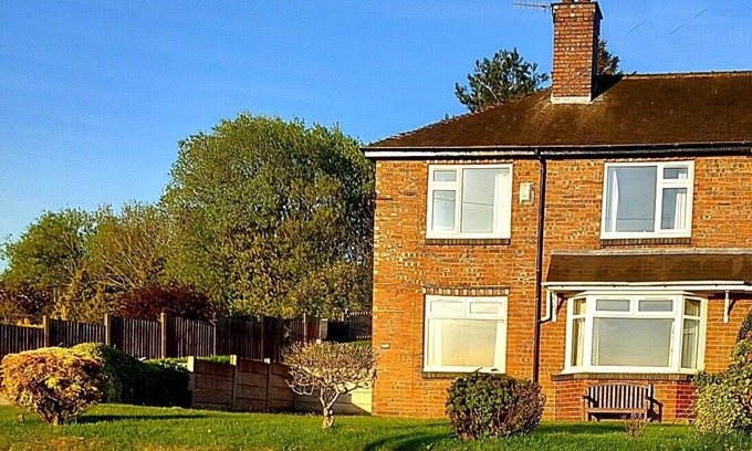 Forsbrook House | SUNSET VIEW, Comfortable spacious house in the beautiful County of Staffordshire