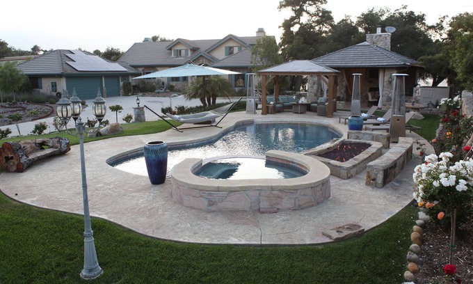 Oak View House | Sunset View Oasisš¹Saltwater Pool+Spa, Infrared Sauna, Outdoor Kitchen