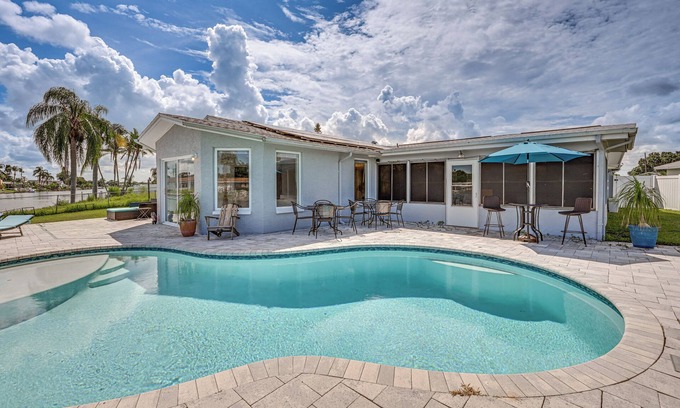 Tahitian Homes House | Sunset Views & Hot Tub: Lakefront Holiday Retreat!