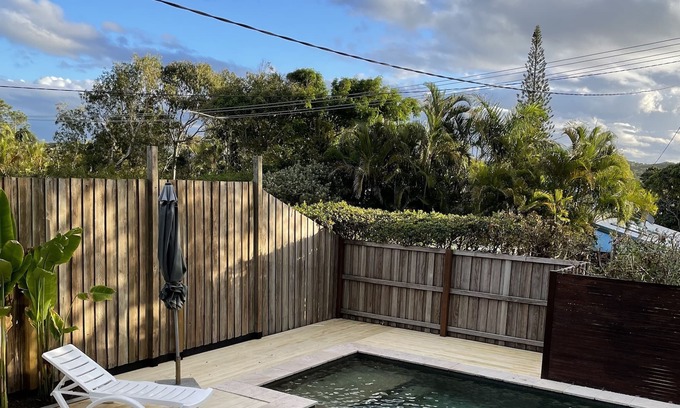 Sunrise Beach House | Sunset Views @ Sunrise Beach - Escape Hastings St Bustle - Live Like a Local