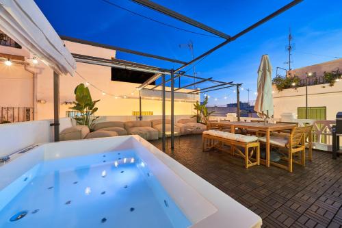 Marbella City Centre Apartment | SUNSET VILLA - Jacuzzi & Grill